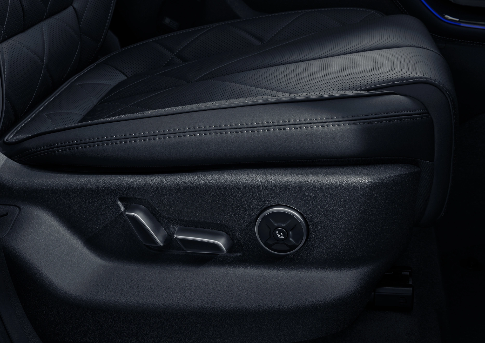 Front-Seats-Designed-for-Control