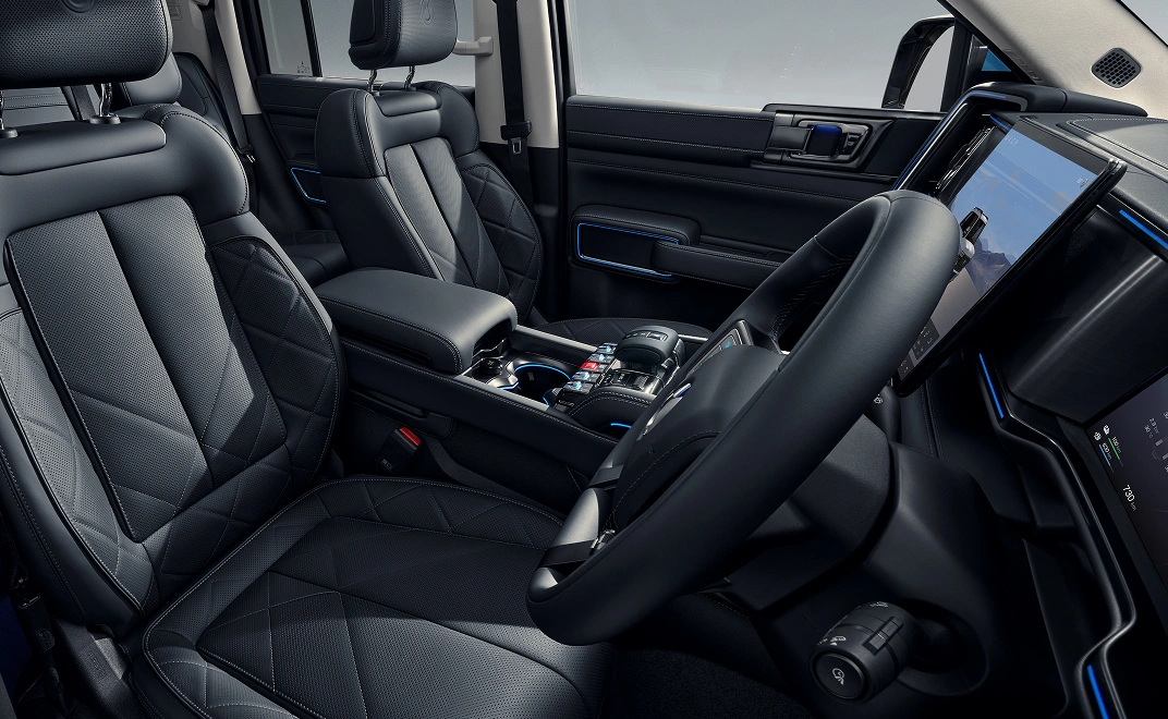 denza-b5-interior-front-seats-cabin