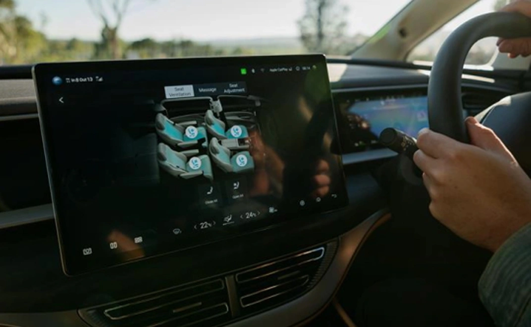 denza-d9-intelligence-ai-voice-nfc-cockpit-display
