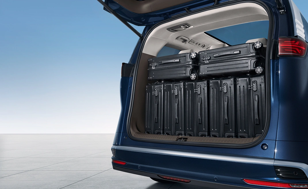 denza-d9-interior-cargo-flexible-trunk