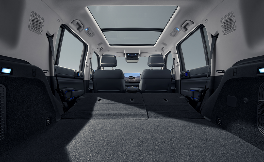 B5 Zenith - Interior - Rear space
